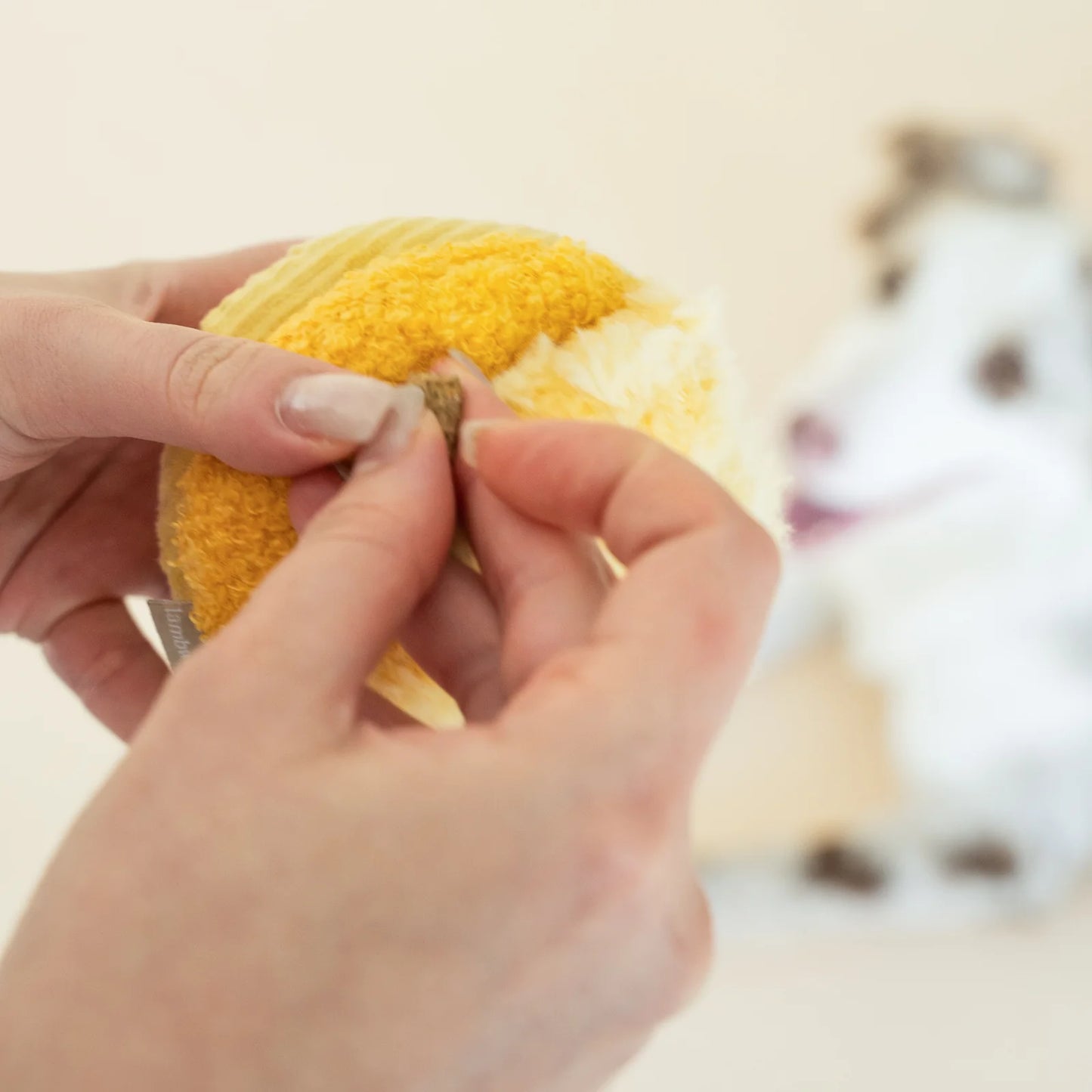 Toto Snuffle Ball - Yellow