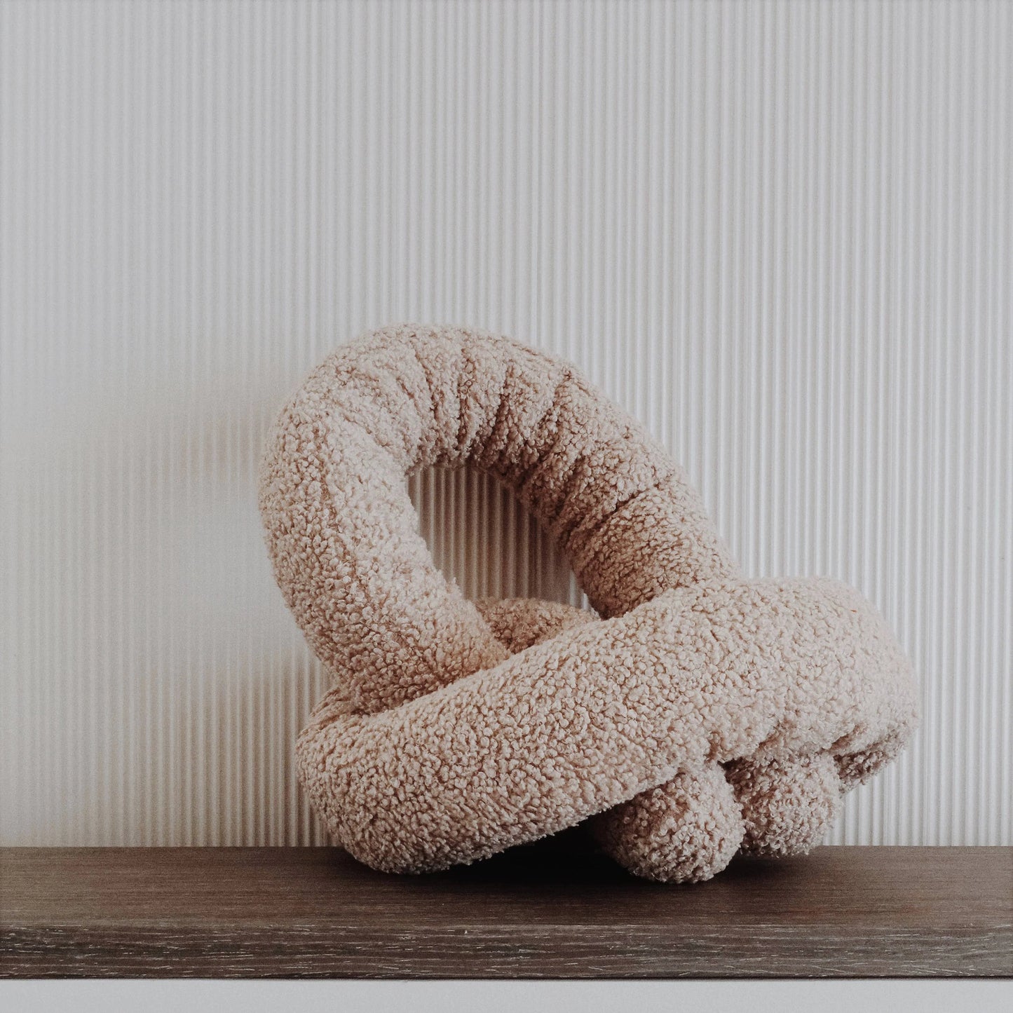 O NOU Oversized Enrichment Toy - Cream